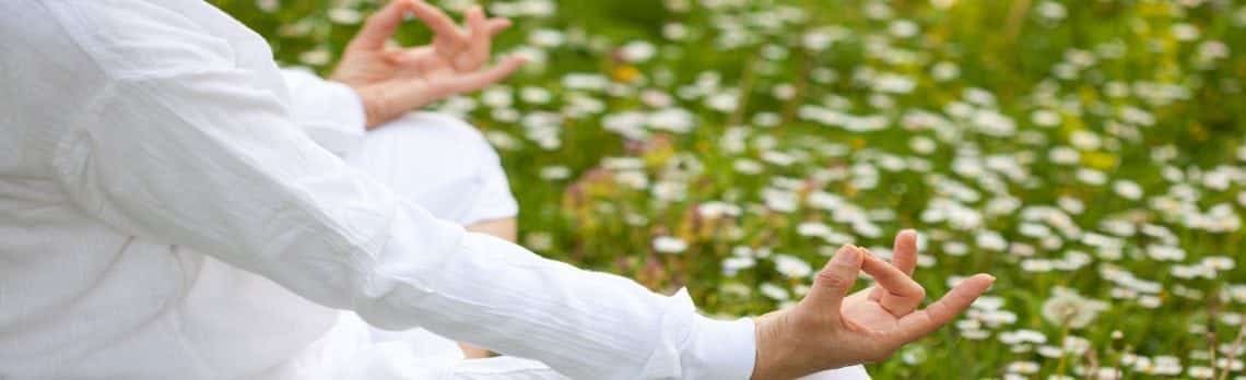 Yoga für die Symptome der Menopause: Bewährte natürliche Linderung